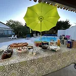 Aux Belles - Adults Only Bed and breakfast