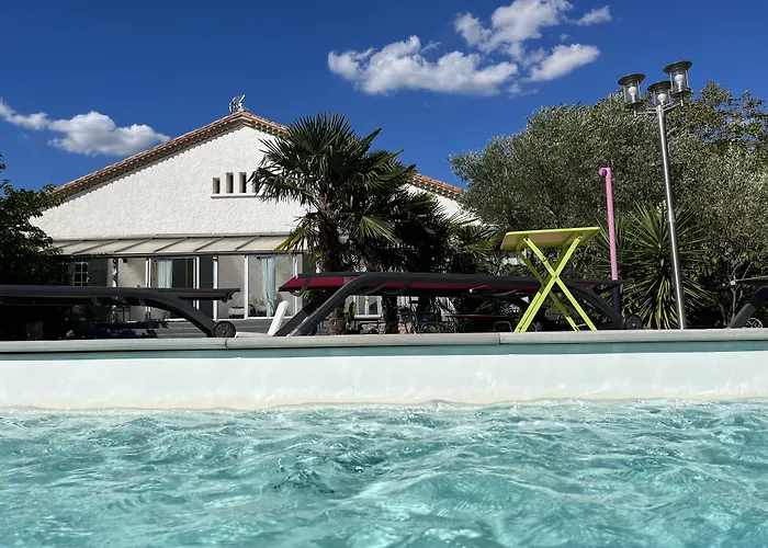 Aux Belles - Adults Only